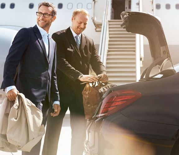 airport limo service with a chauffeur